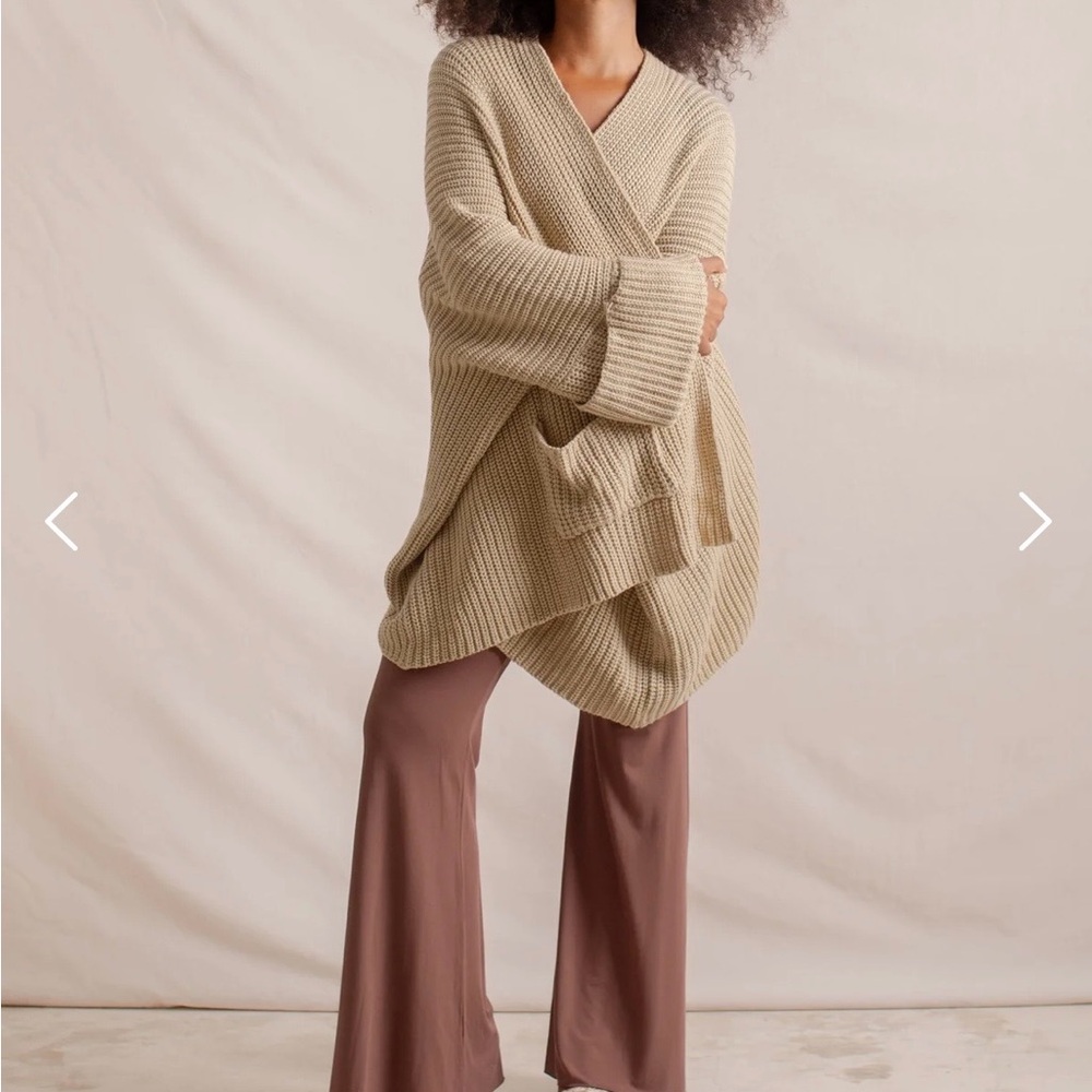 Tuula Poncho - Almond - Picture 2 of 9